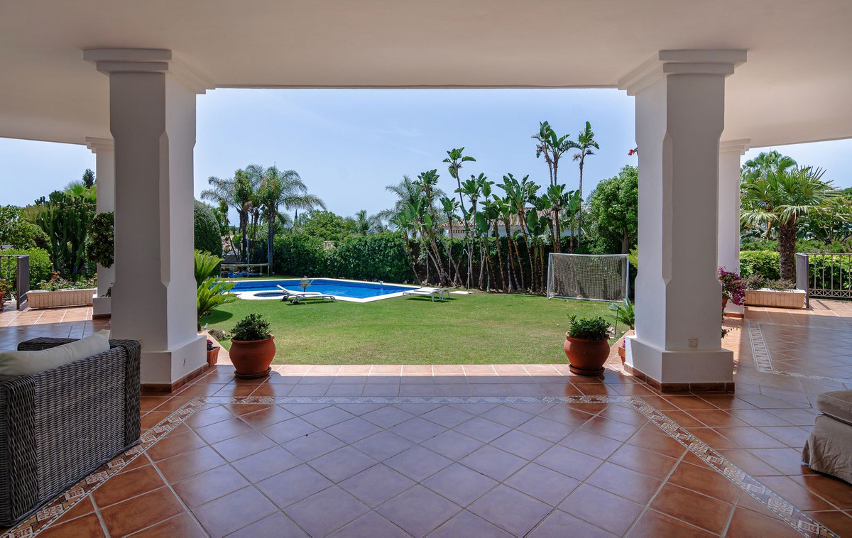 Se vende Villa - Chalet de 6 dormitorios en Costa Del Sol, Málaga, España