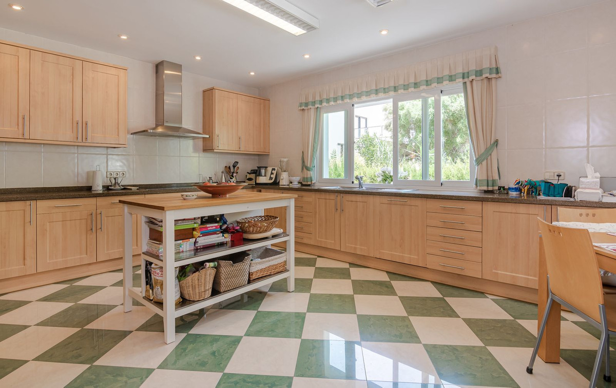 Se vende Villa - Chalet de 6 dormitorios en Costa Del Sol, Málaga, España