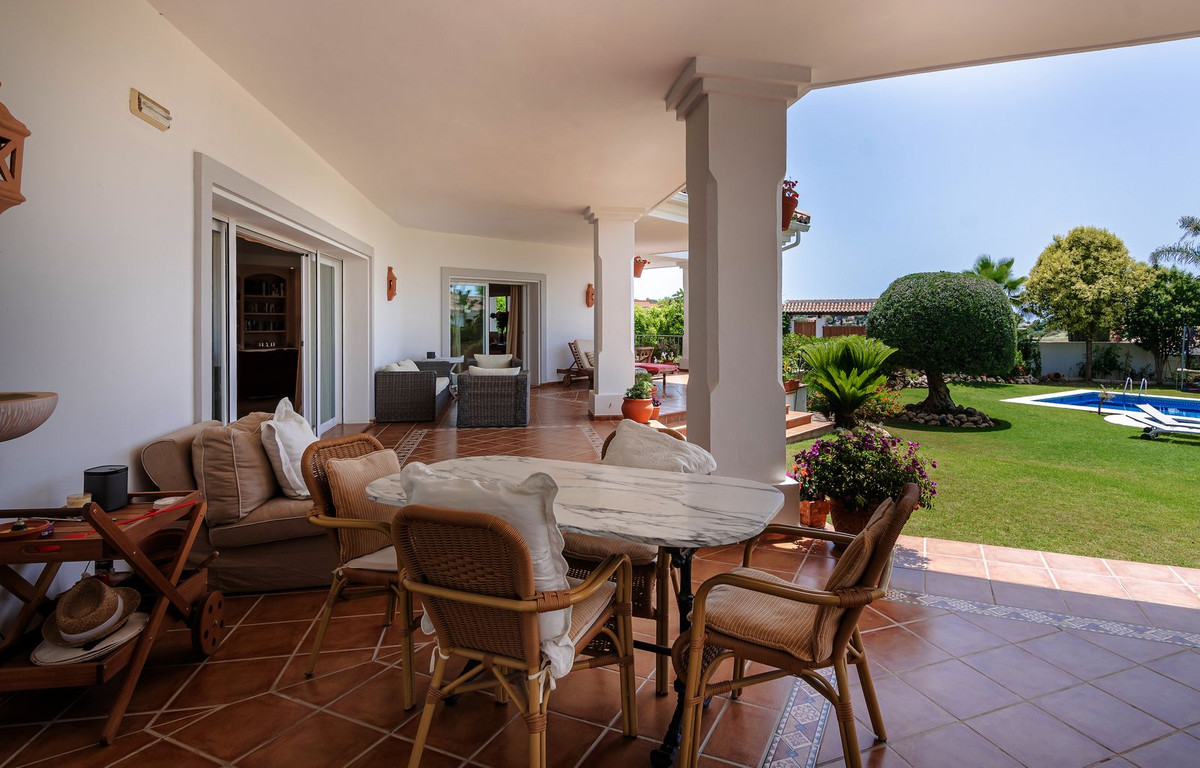 Se vende Villa - Chalet de 6 dormitorios en Costa Del Sol, Málaga, España