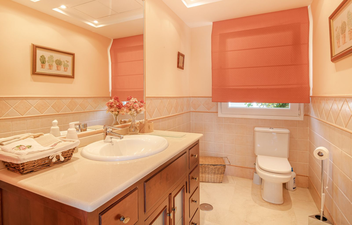 Se vende Villa - Chalet de 6 dormitorios en Costa Del Sol, Málaga, España