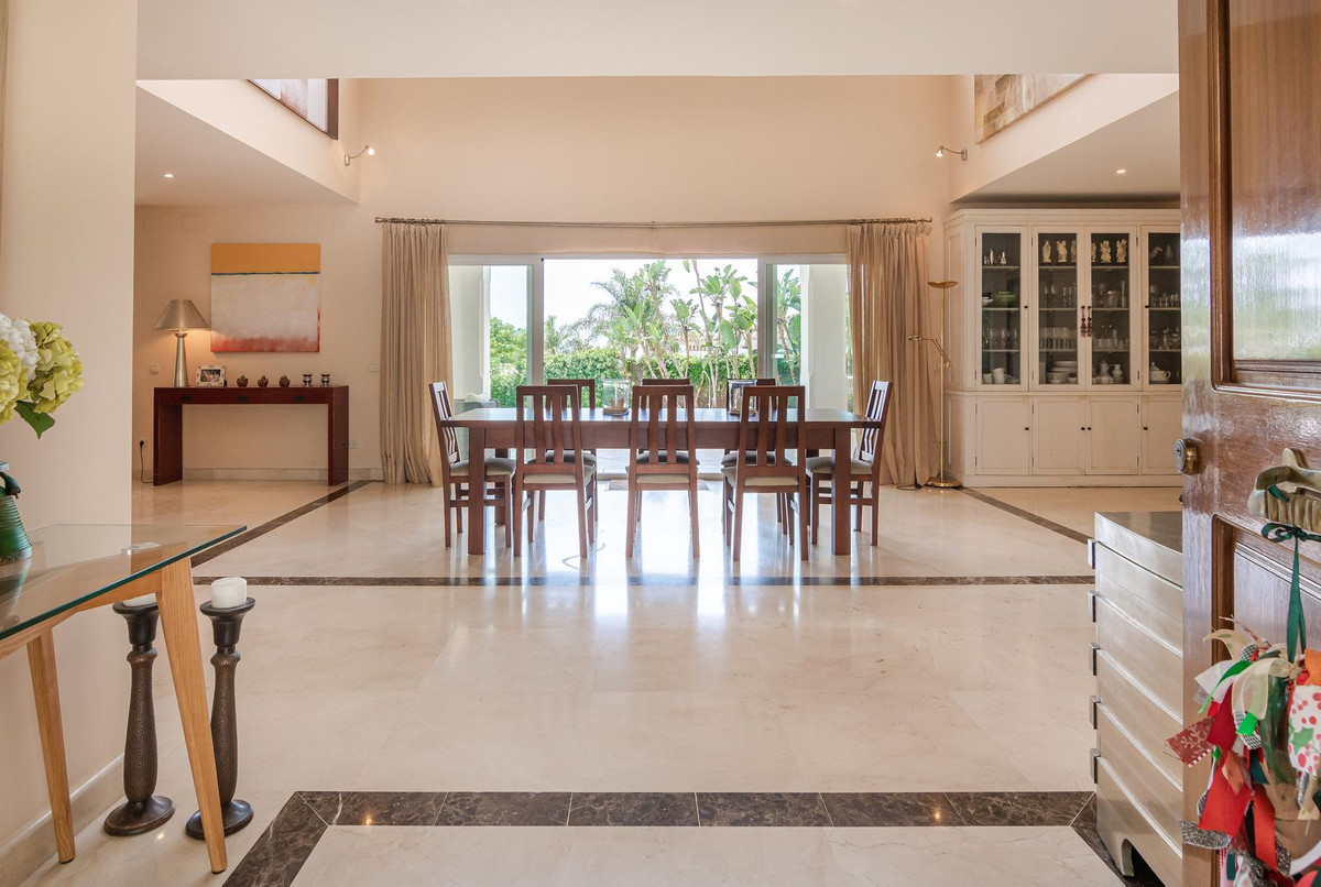 Se vende Villa - Chalet de 6 dormitorios en Costa Del Sol, Málaga, España