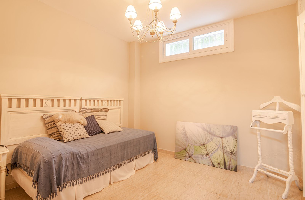 Se vende Villa - Chalet de 6 dormitorios en Costa Del Sol, Málaga, España
