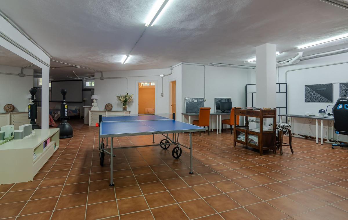 Se vende Villa - Chalet de 6 dormitorios en Costa Del Sol, Málaga, España