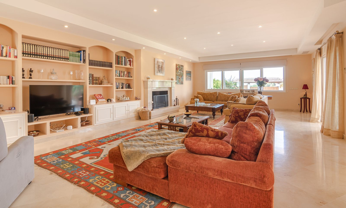 Se vende Villa - Chalet de 6 dormitorios en Costa Del Sol, Málaga, España