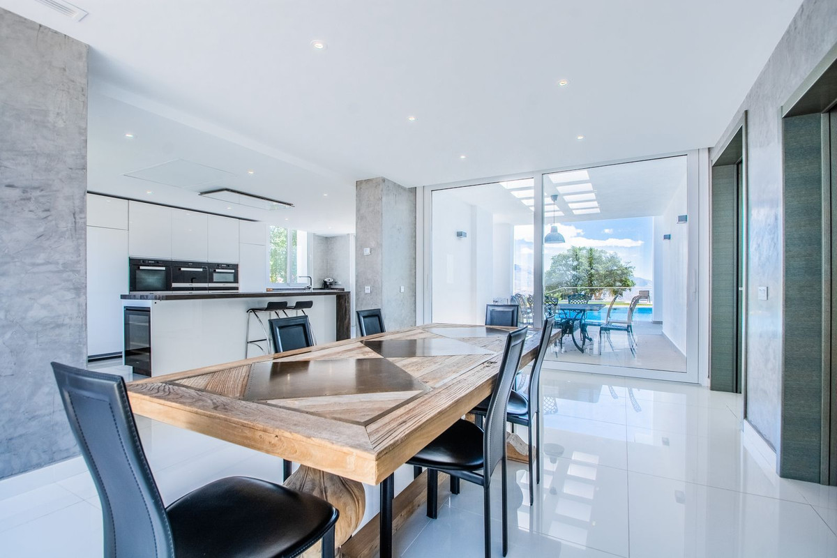 Se vende Villa - Chalet de 7 dormitorios en Costa Del Sol, Málaga, España