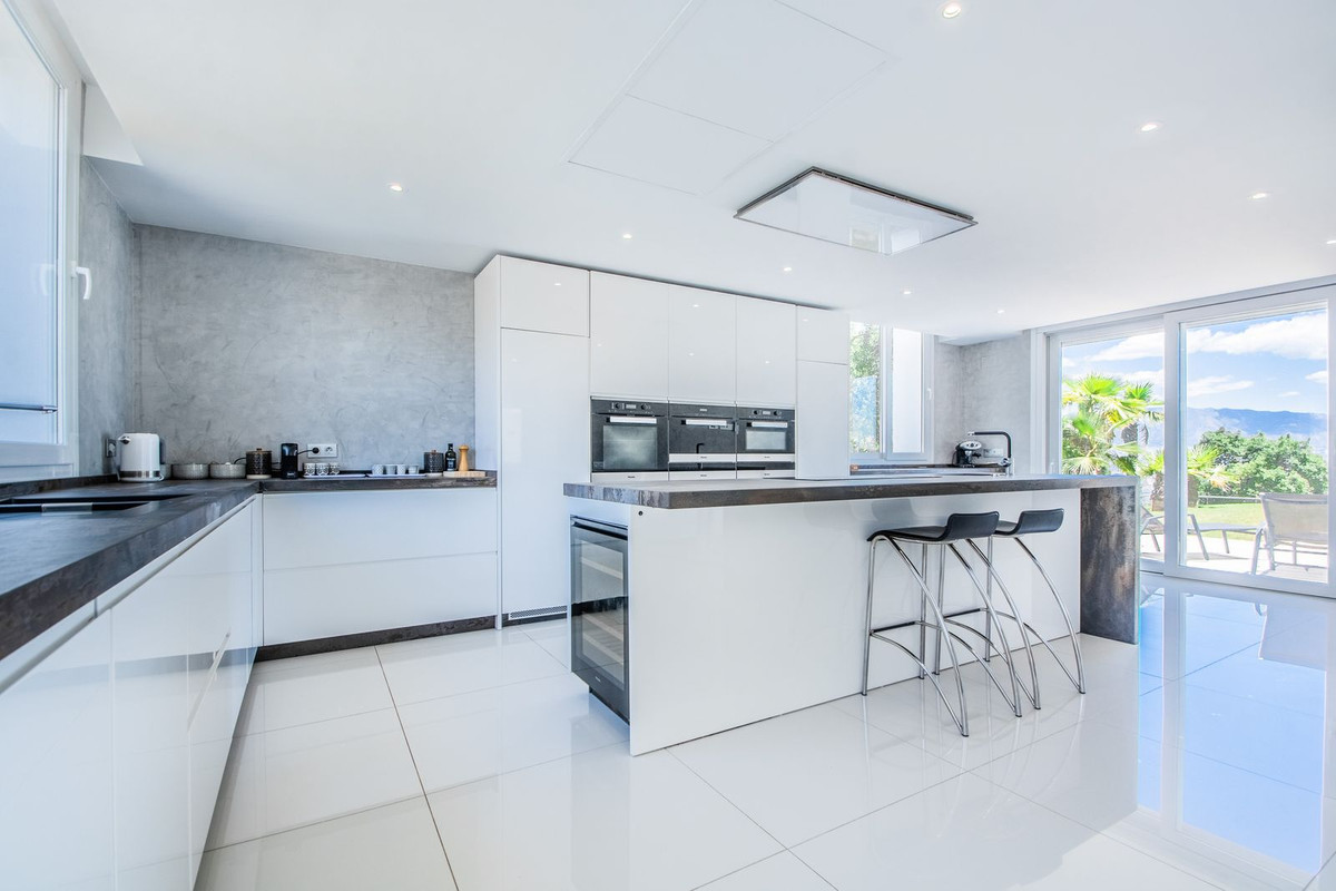 Se vende Villa - Chalet de 7 dormitorios en Costa Del Sol, Málaga, España