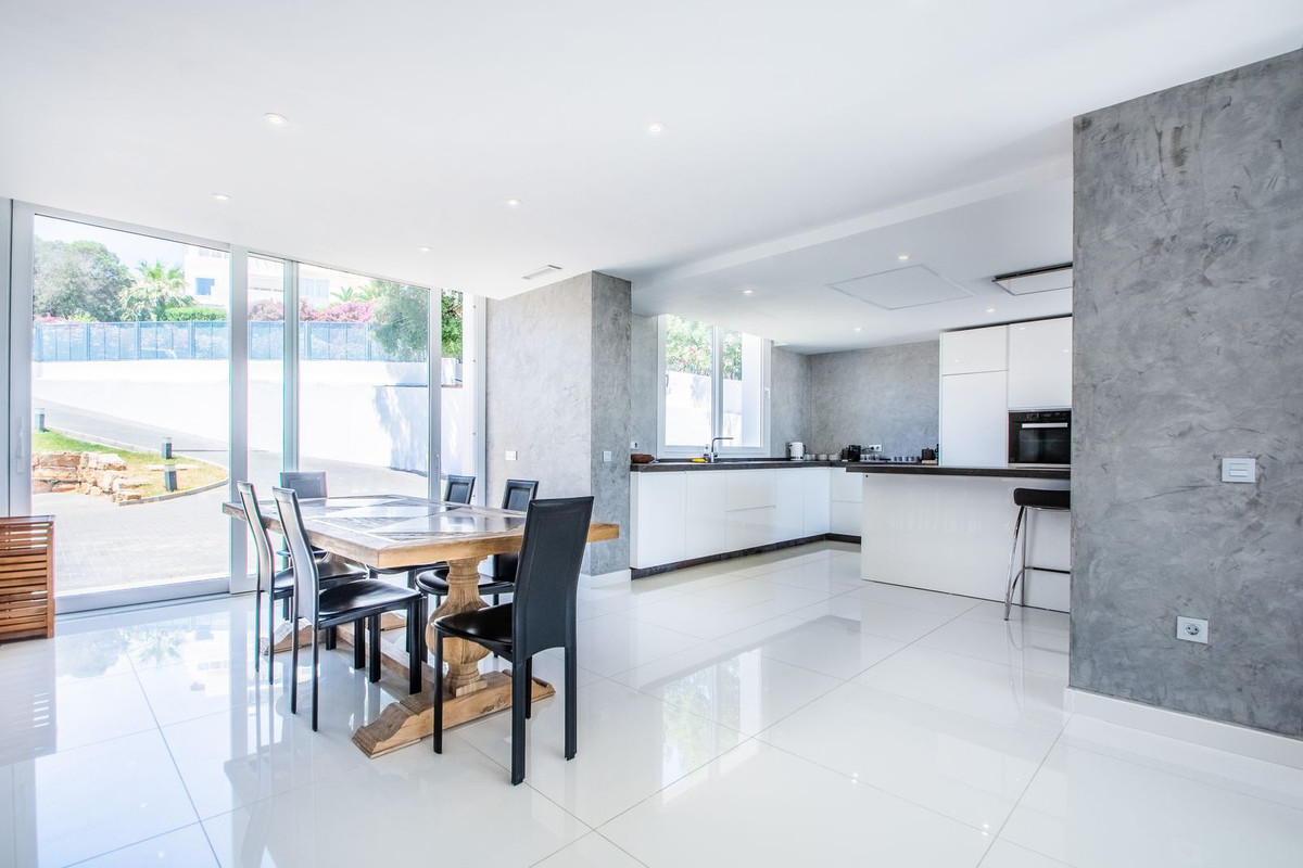 Se vende Villa - Chalet de 7 dormitorios en Costa Del Sol, Málaga, España
