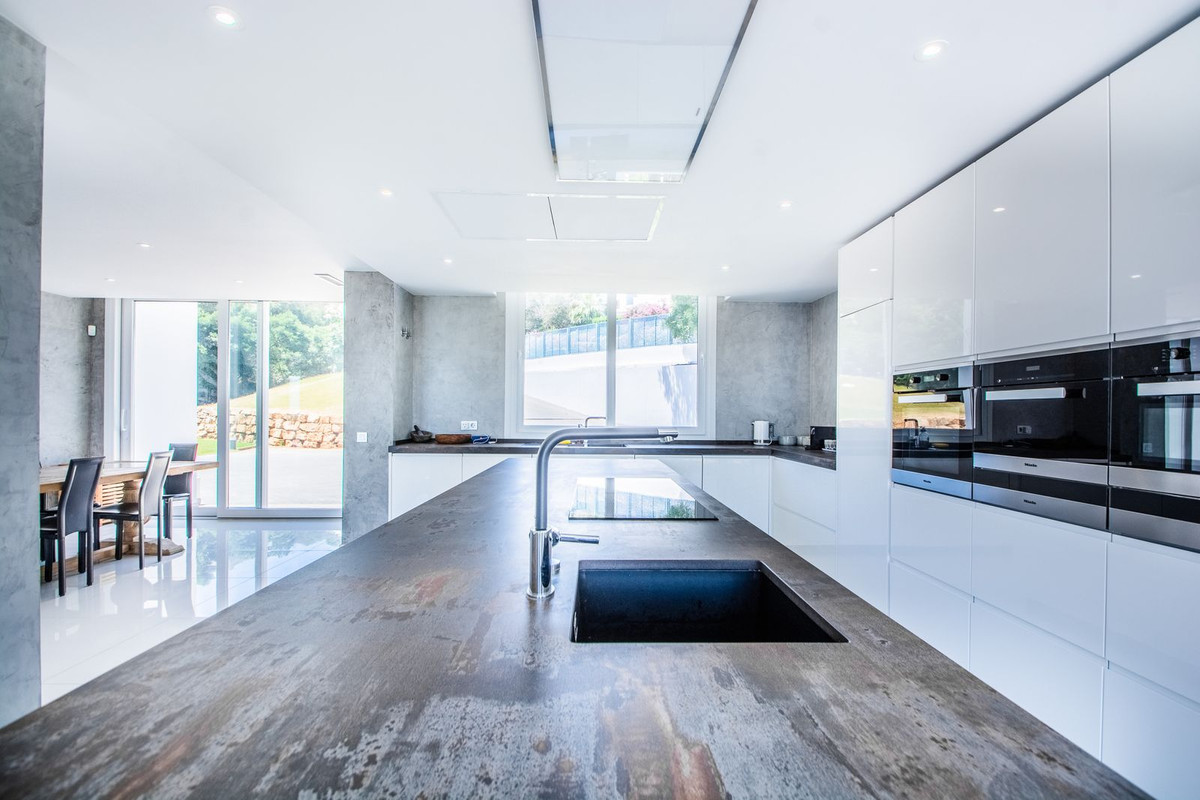 Se vende Villa - Chalet de 7 dormitorios en Costa Del Sol, Málaga, España