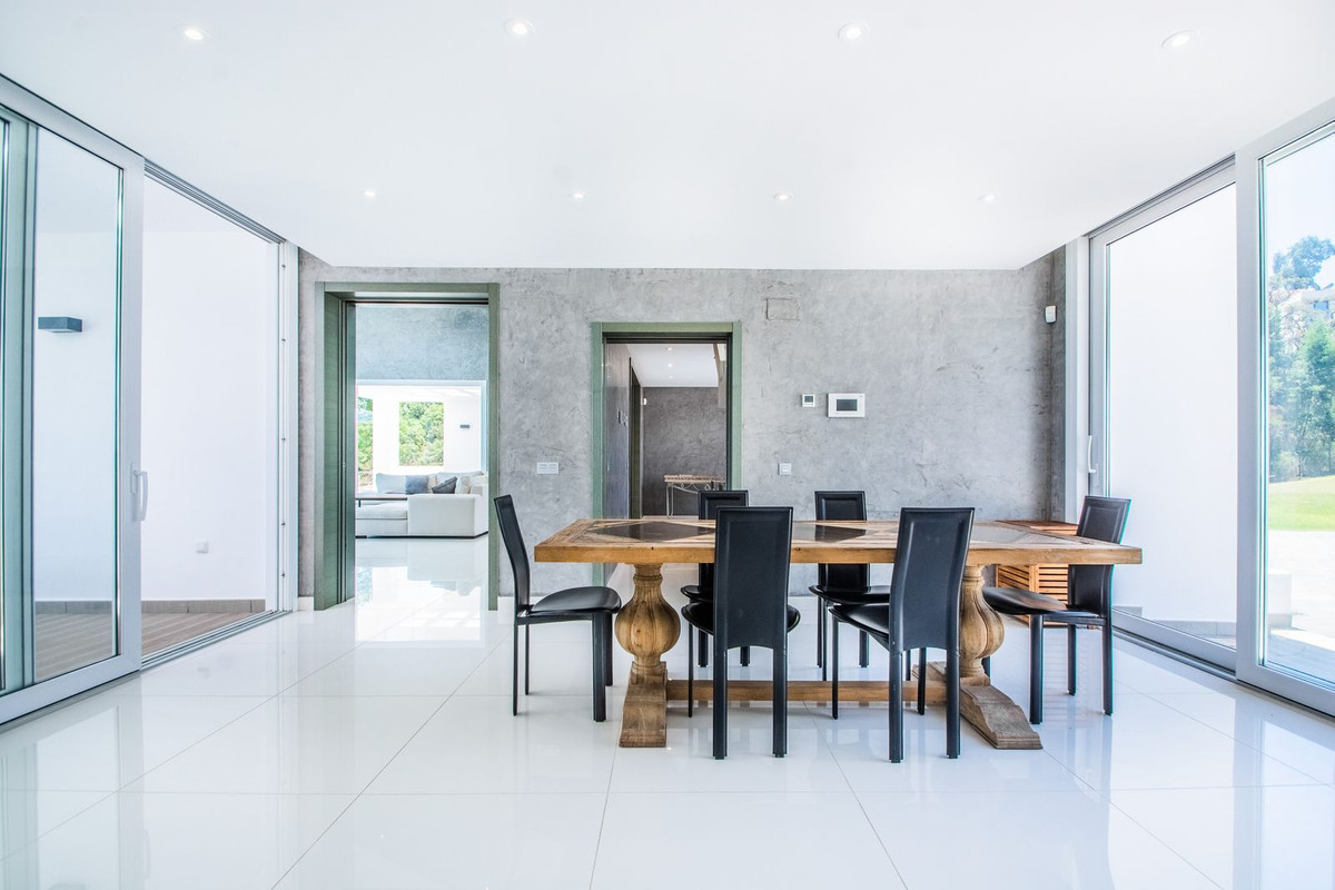 Se vende Villa - Chalet de 7 dormitorios en Costa Del Sol, Málaga, España