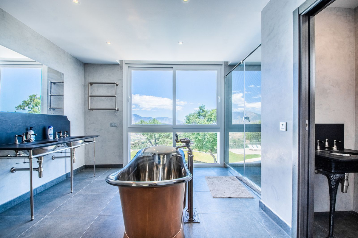 Se vende Villa - Chalet de 7 dormitorios en Costa Del Sol, Málaga, España