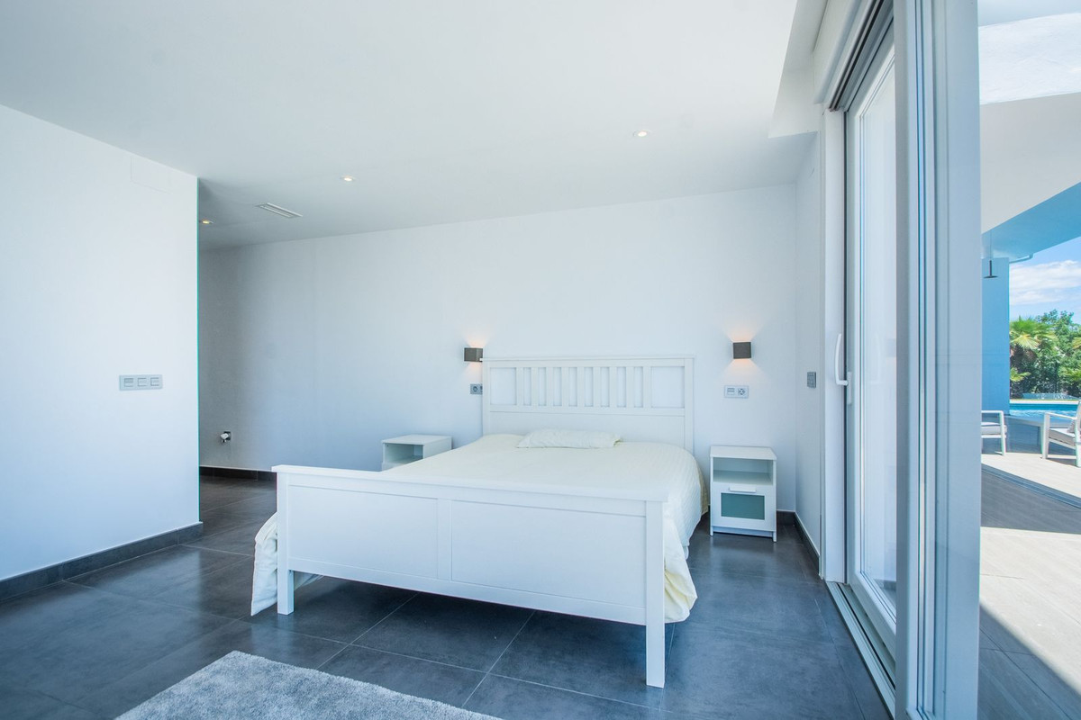 Se vende Villa - Chalet de 7 dormitorios en Costa Del Sol, Málaga, España
