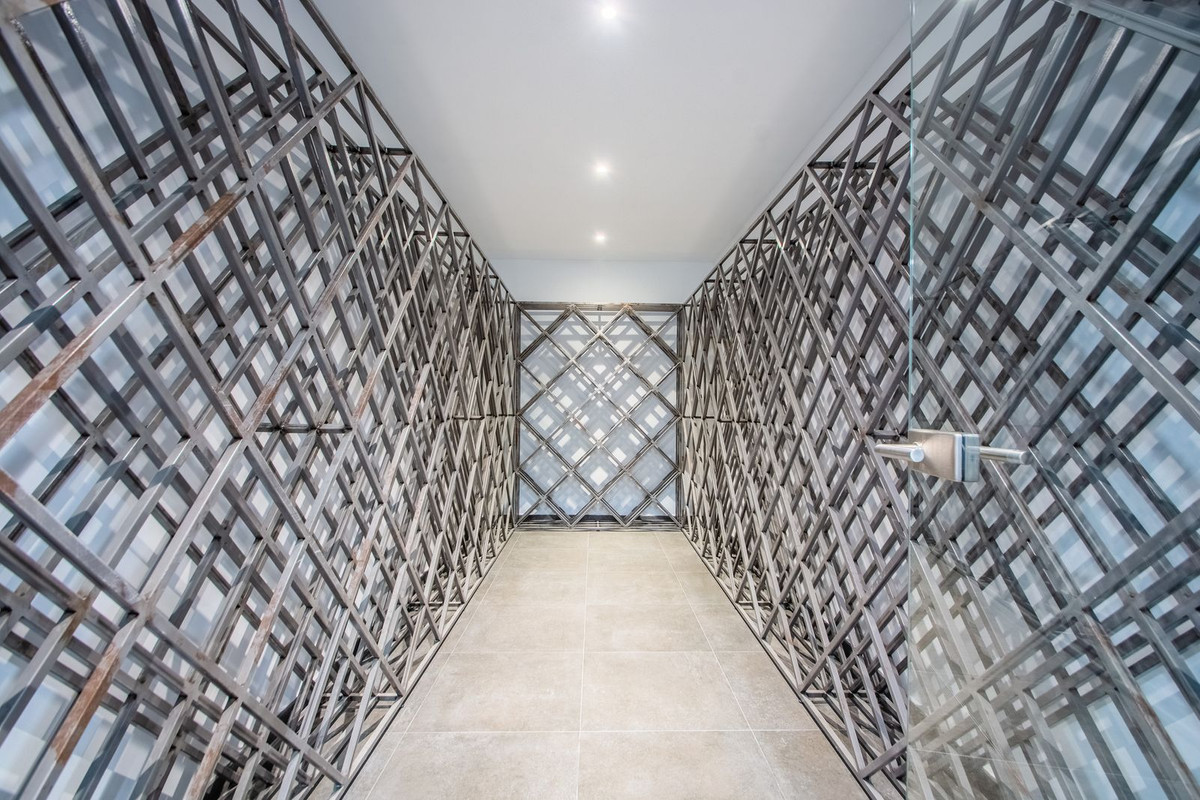 Se vende Villa - Chalet de 7 dormitorios en Costa Del Sol, Málaga, España