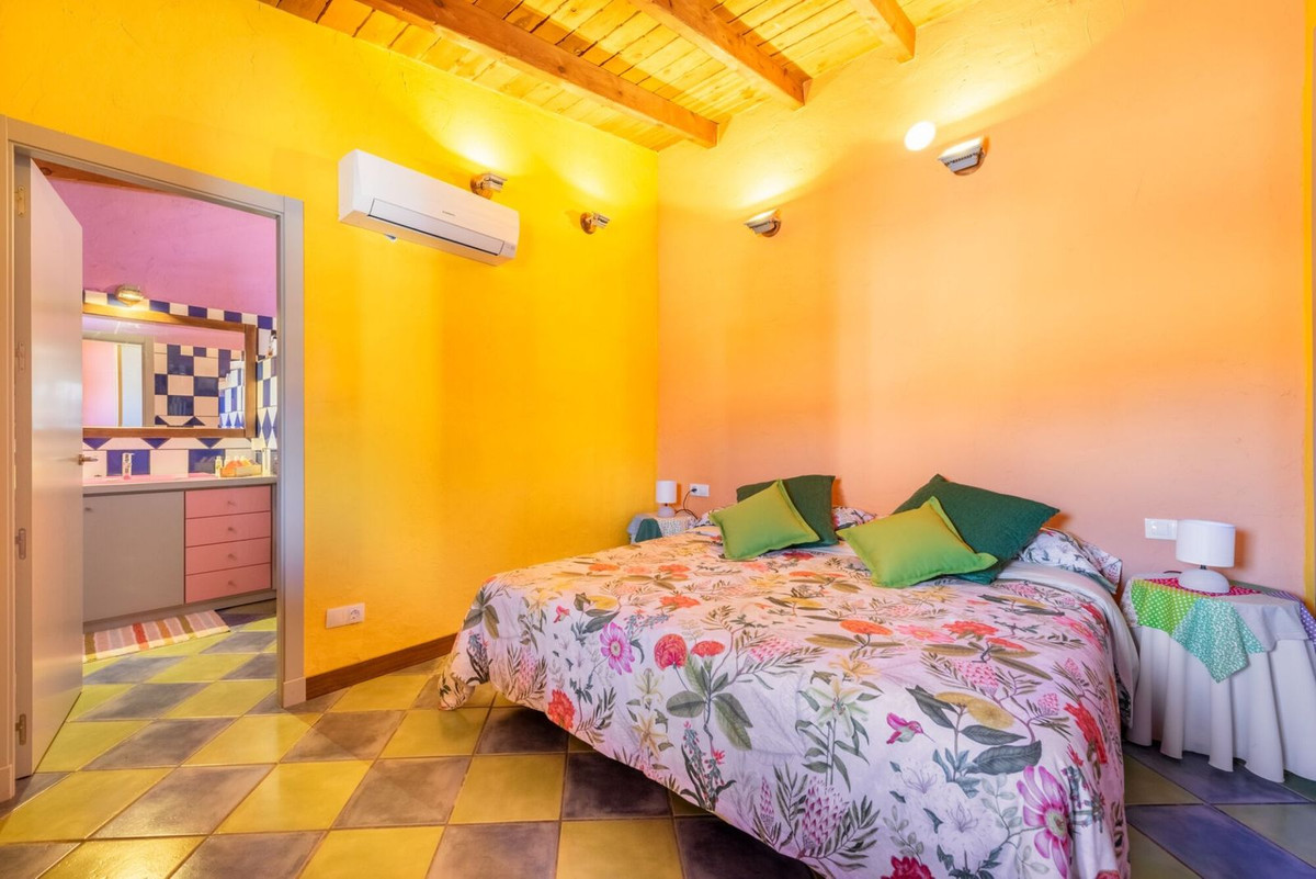 Se vende Hotel de 12 dormitorios en Costa Del Sol, Málaga, España