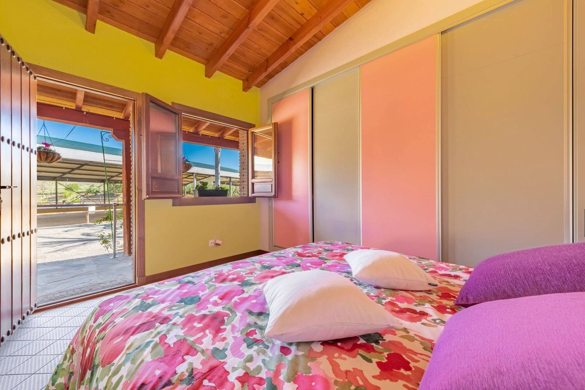 Se vende Hotel de 12 dormitorios en Costa Del Sol, Málaga, España