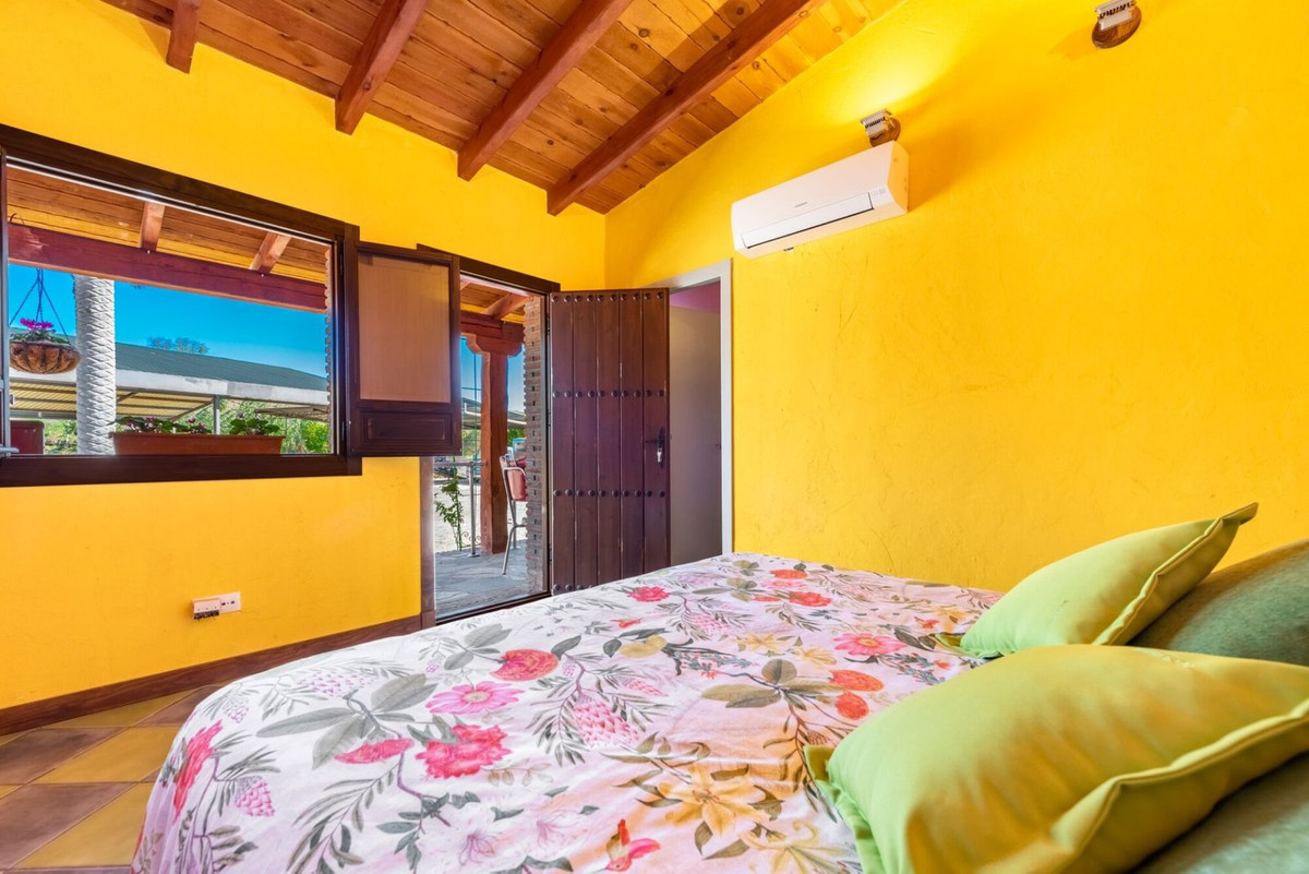 Se vende Hotel de 12 dormitorios en Costa Del Sol, Málaga, España