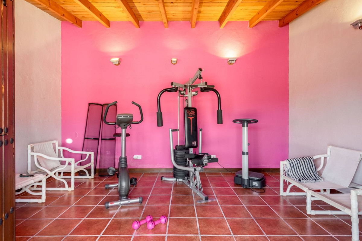 Se vende Hotel de 12 dormitorios en Costa Del Sol, Málaga, España