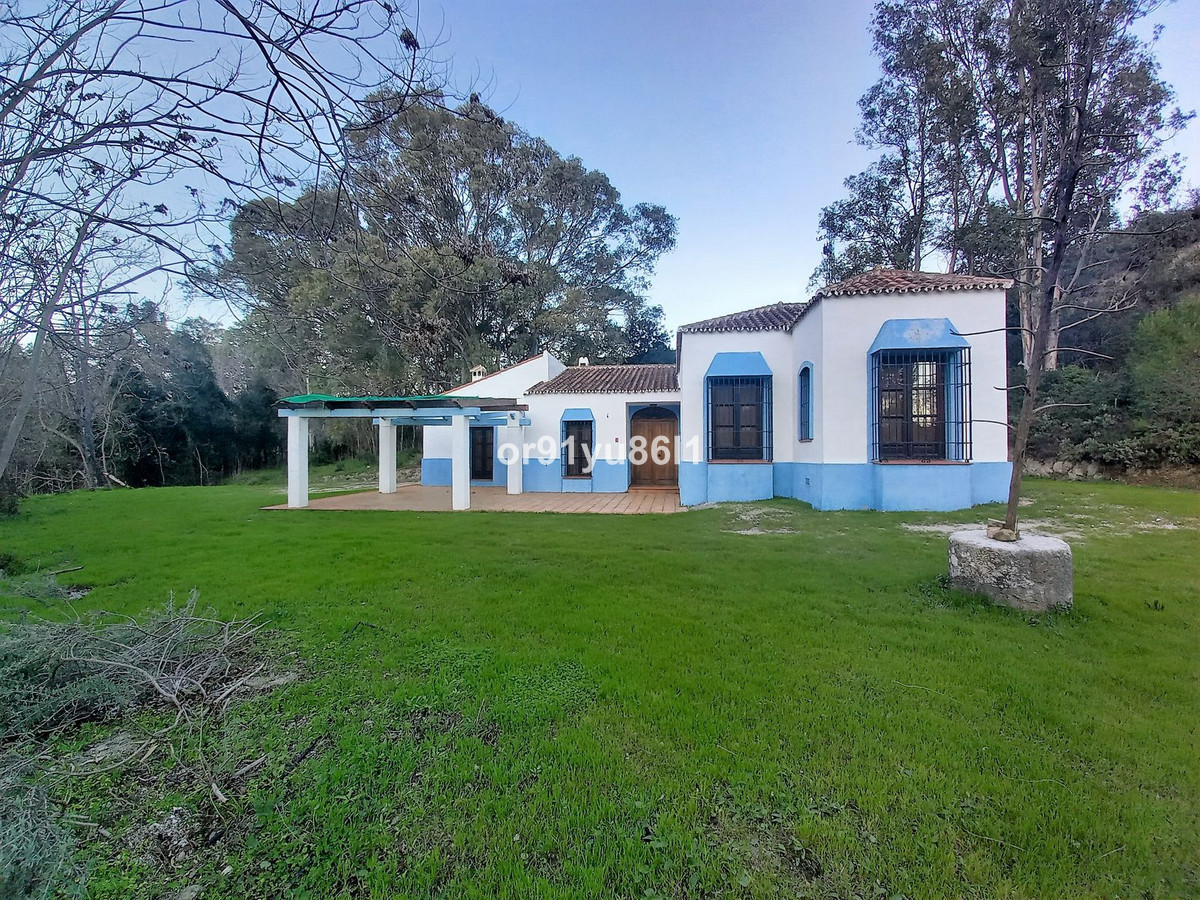 Se vende Finca - Cortijo de 5 dormitorios en Costa Del Sol, Málaga, España