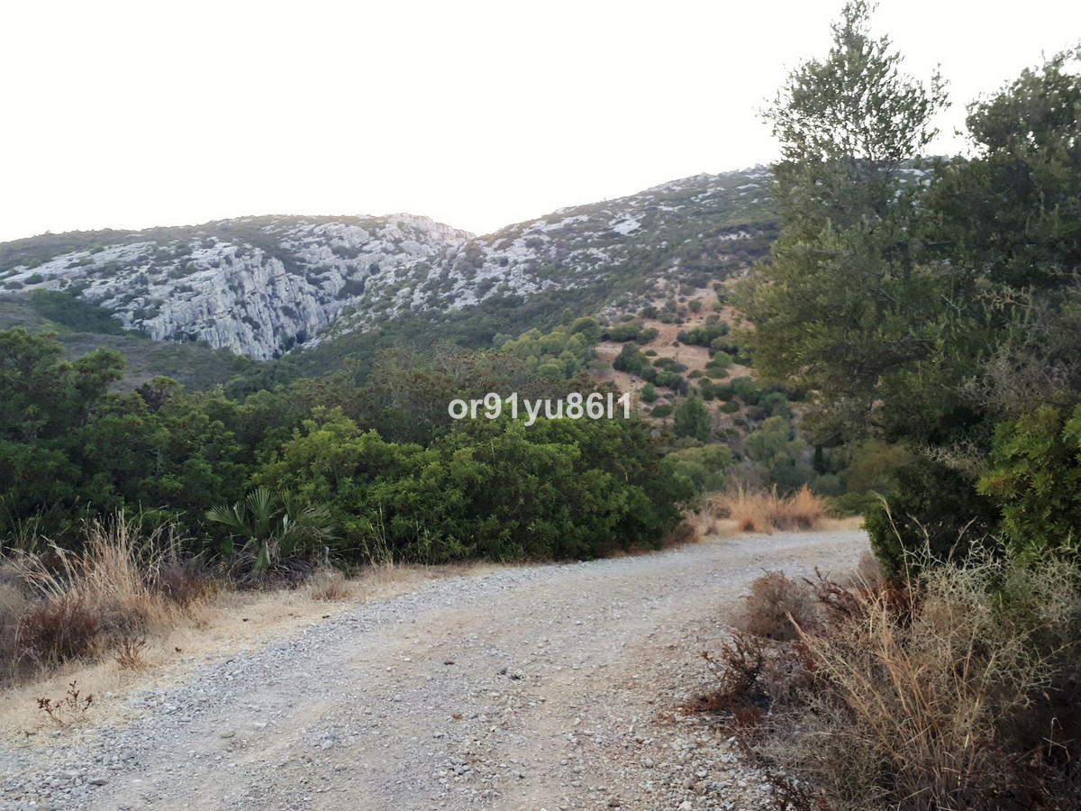 Se vende Finca - Cortijo de 5 dormitorios en Costa Del Sol, Málaga, España