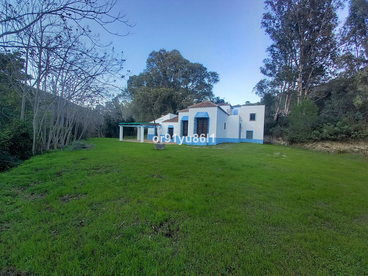 Se vende Finca - Cortijo de 5 dormitorios en Costa Del Sol, Málaga, España