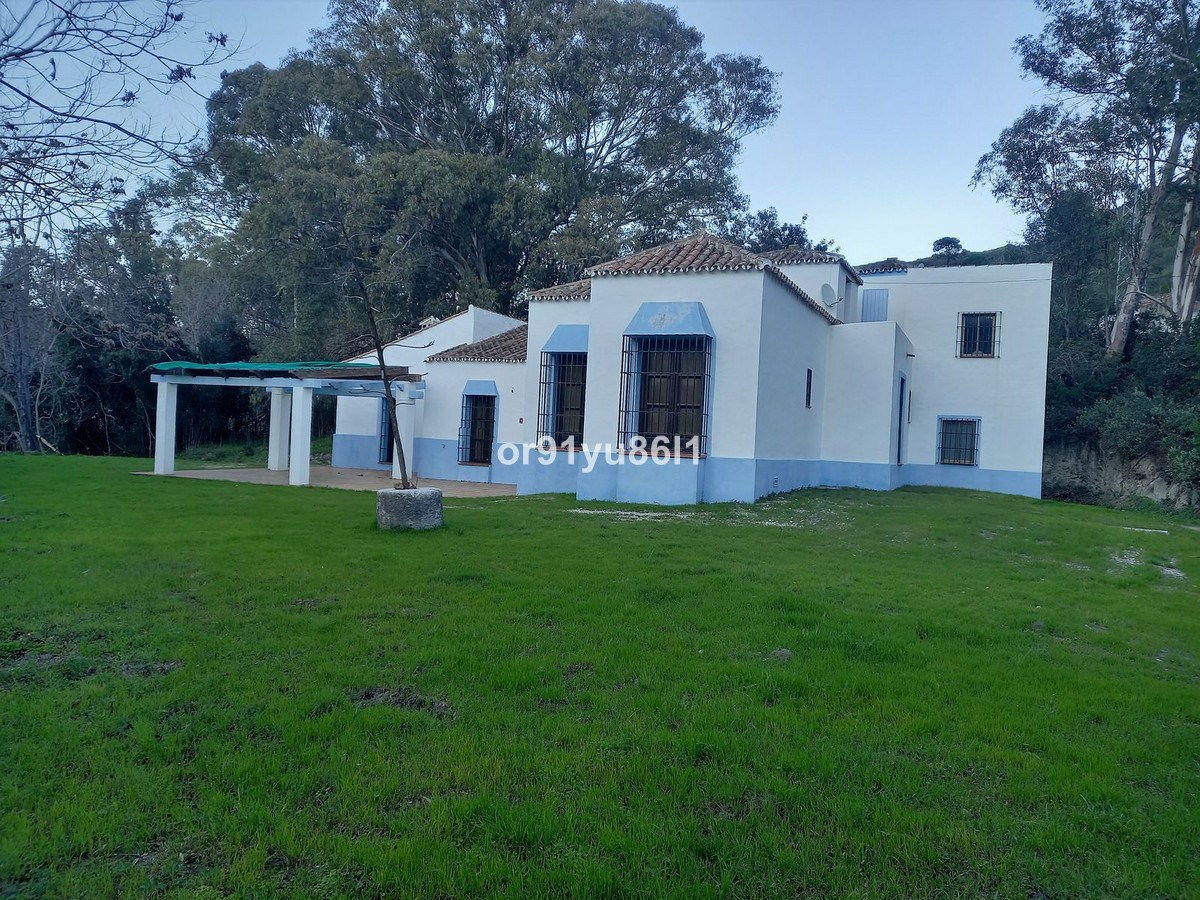 Se vende Finca - Cortijo de 5 dormitorios en Costa Del Sol, Málaga, España