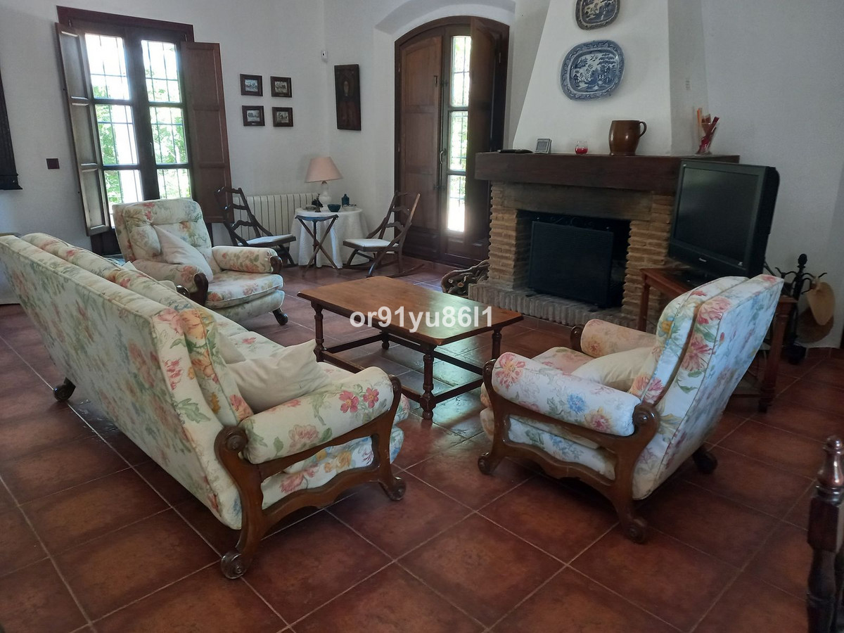 Se vende Finca - Cortijo de 5 dormitorios en Costa Del Sol, Málaga, España
