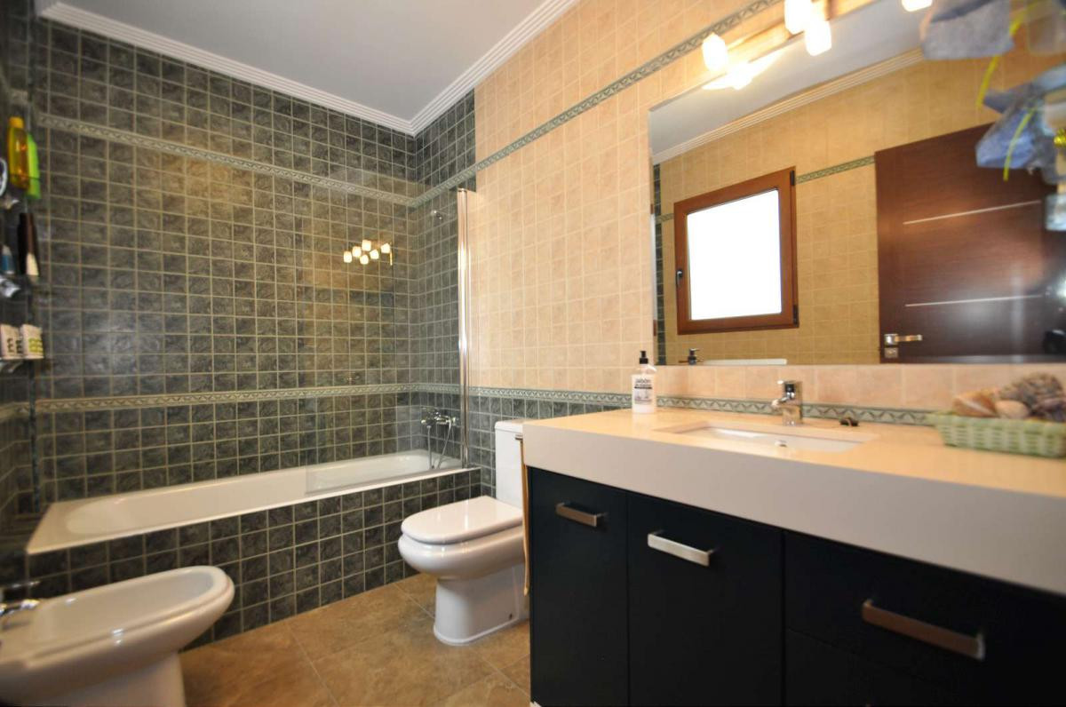 Se vende Adosada de 7 dormitorios en Costa Blanca, Alicante, España