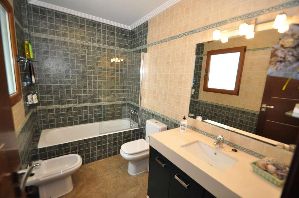 Se vende Adosada de 7 dormitorios en Costa Blanca, Alicante, España
