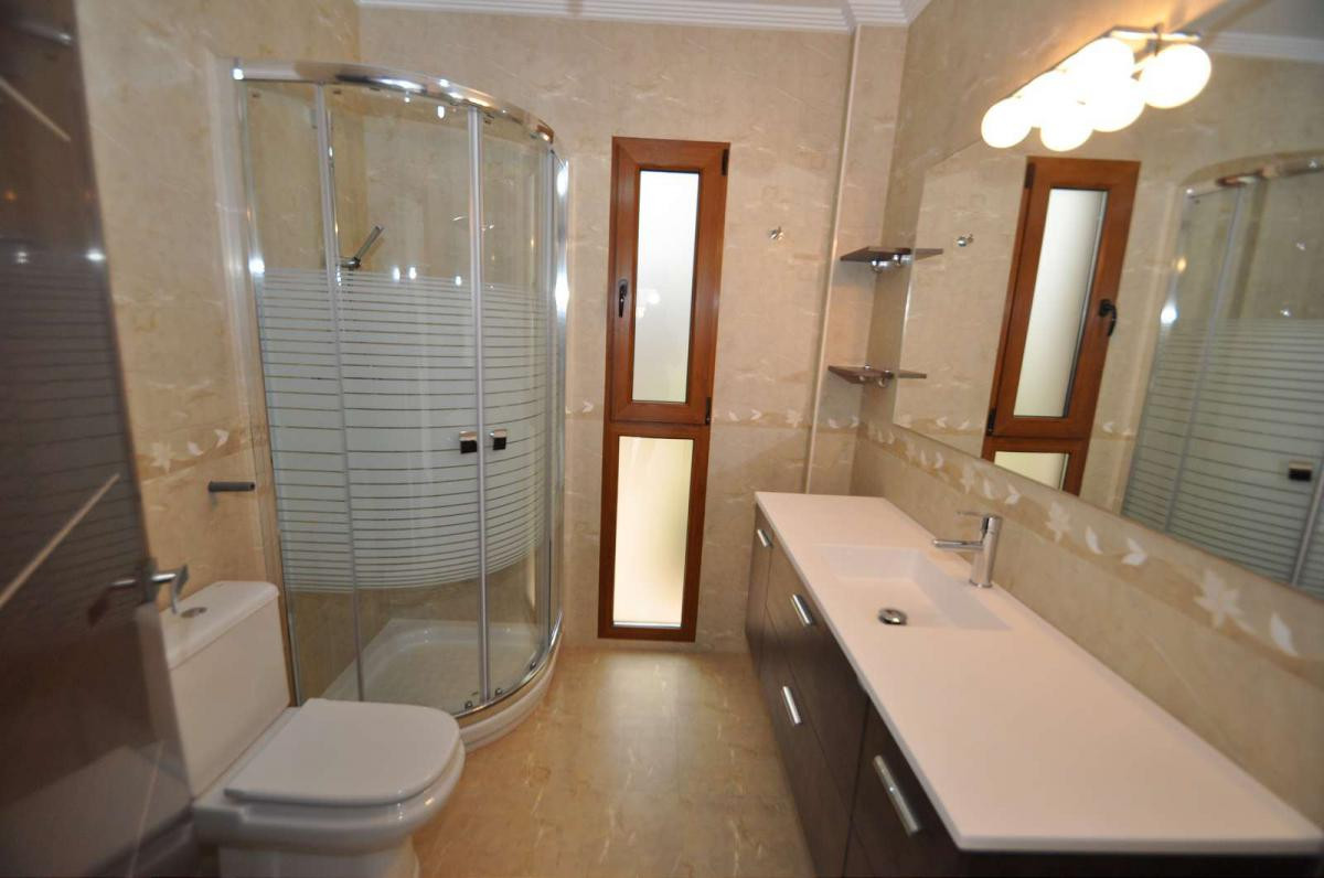 Se vende Adosada de 7 dormitorios en Costa Blanca, Alicante, España