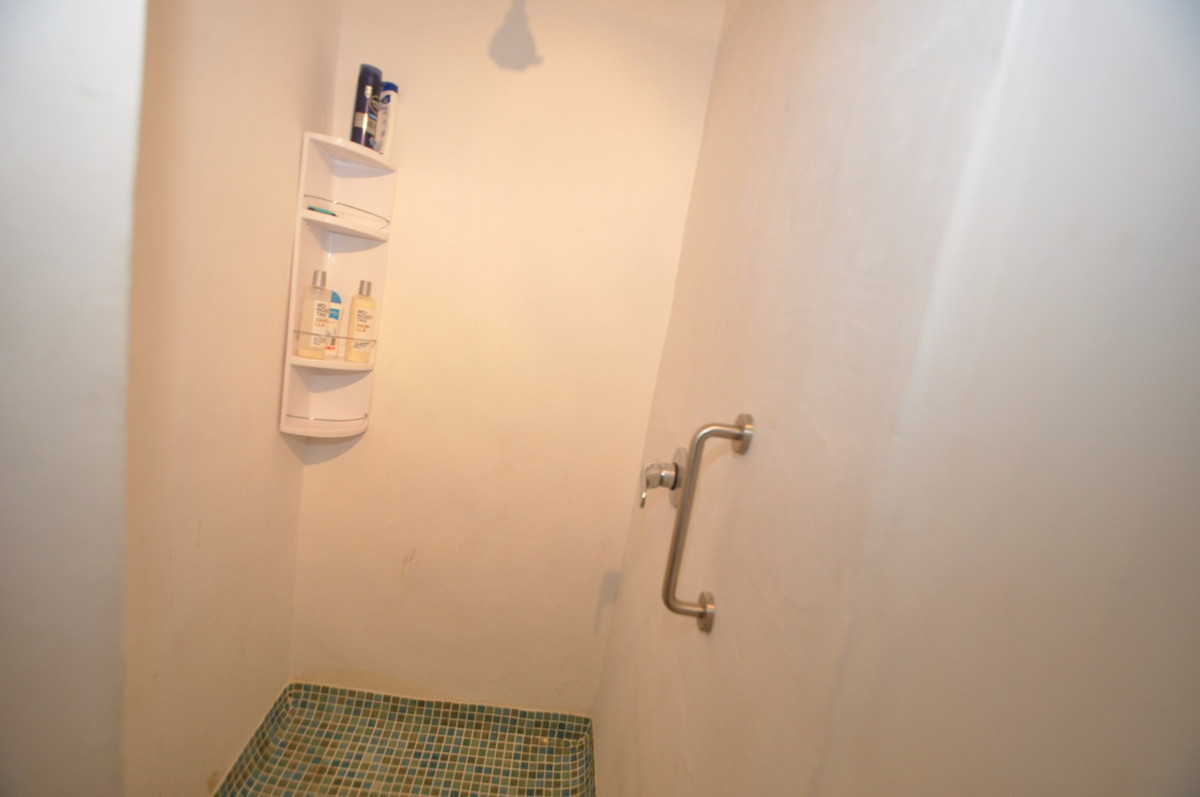 3 Bed Commercial unit for sale in Pinoso Costa Blanca, Alicante, Spain