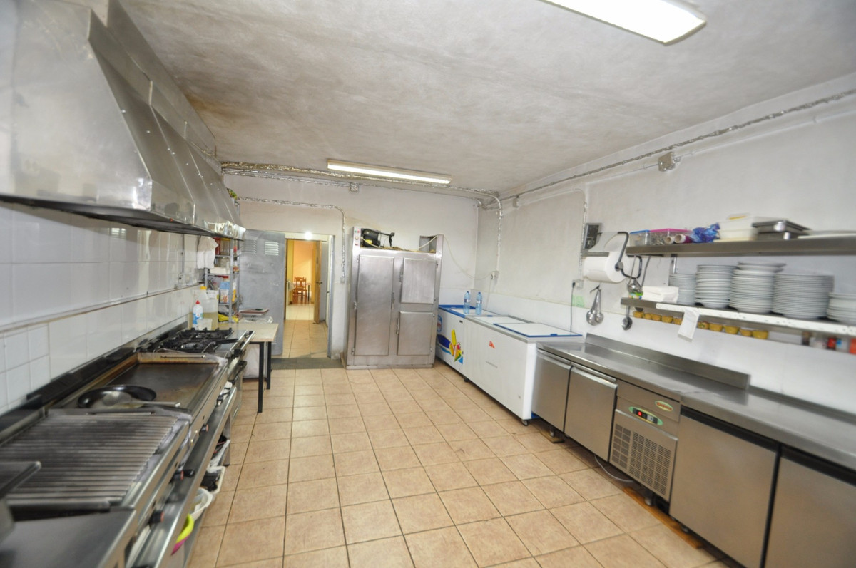 3 Bed Commercial unit for sale in Pinoso Costa Blanca, Alicante, Spain