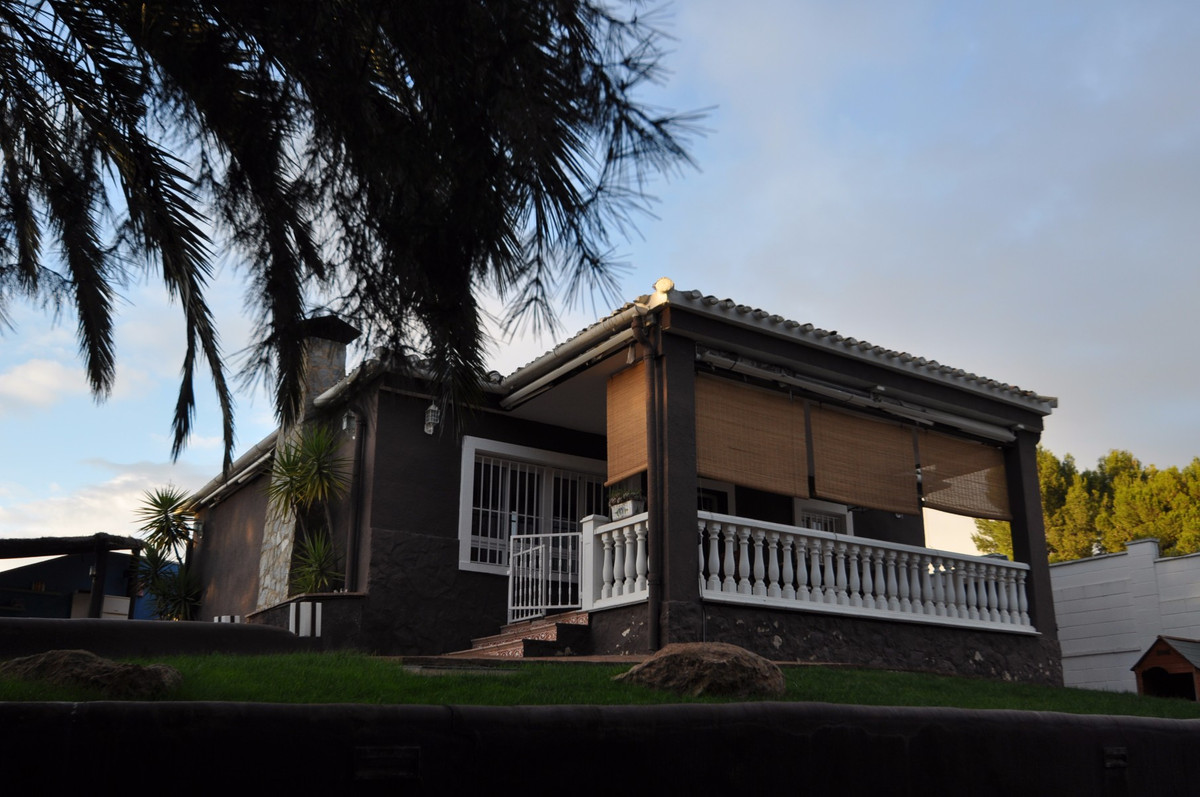 Se vende Villa - Chalet de 3 dormitorios en Costa Blanca, Alicante, España