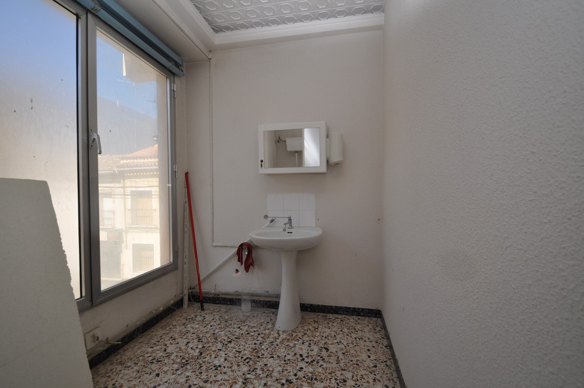 5 Bed Apartment for sale in Pinoso Costa Blanca, Alicante, Spain