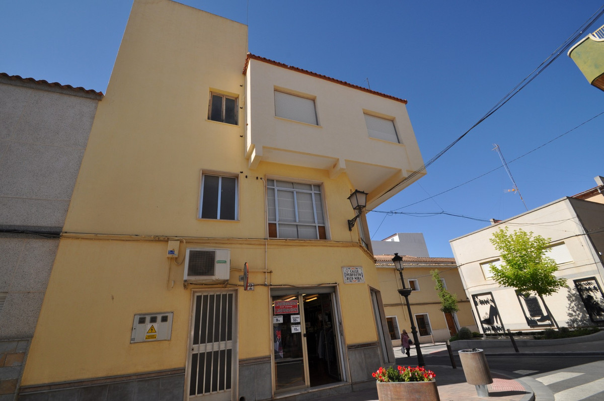 5 Bed Apartment for sale in Pinoso Costa Blanca, Alicante, Spain