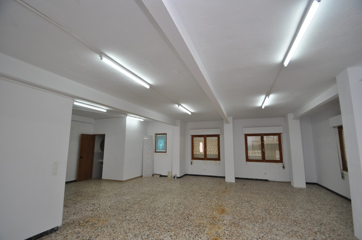 5 Bed Apartment for sale in Pinoso Costa Blanca, Alicante, Spain