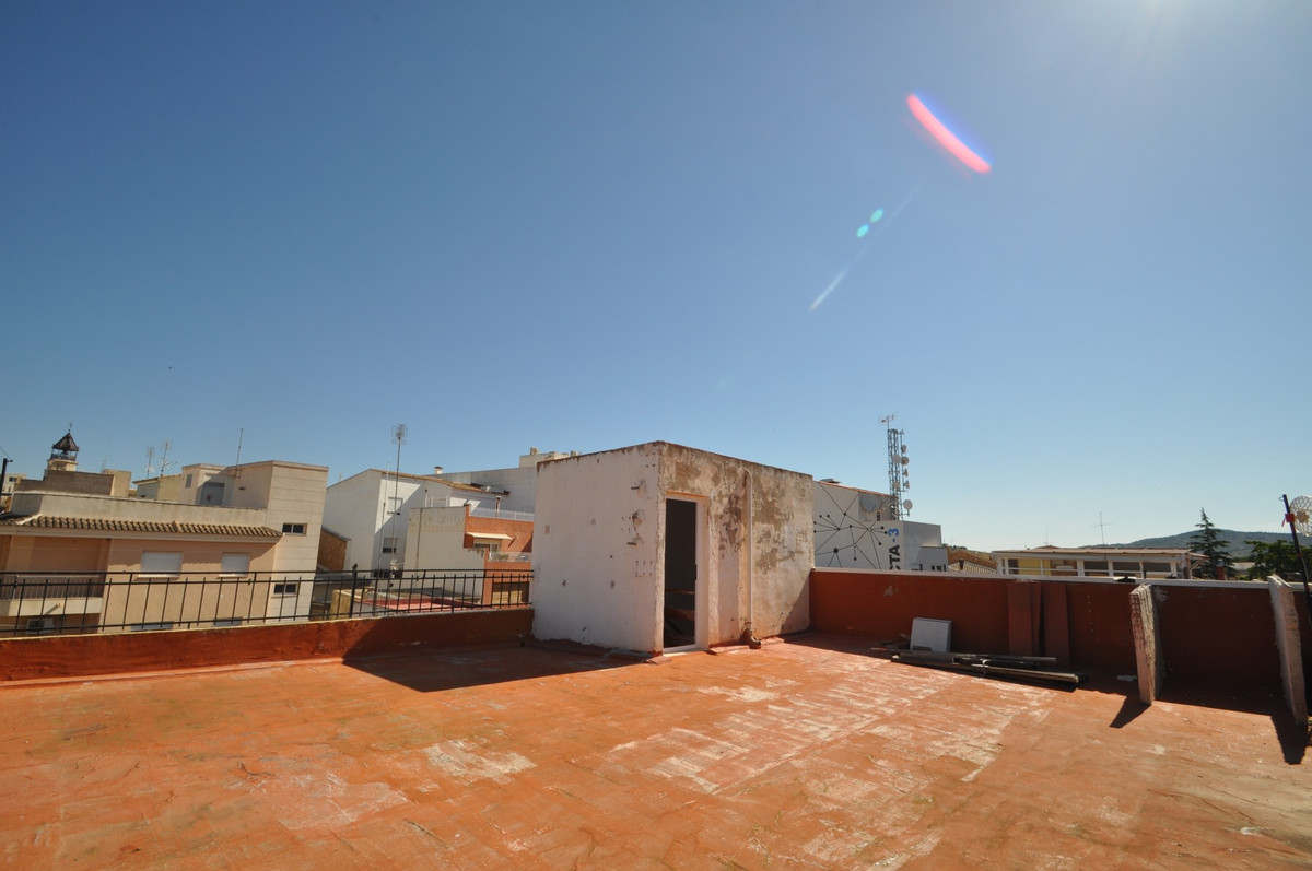 5 Bed Apartment for sale in Pinoso Costa Blanca, Alicante, Spain