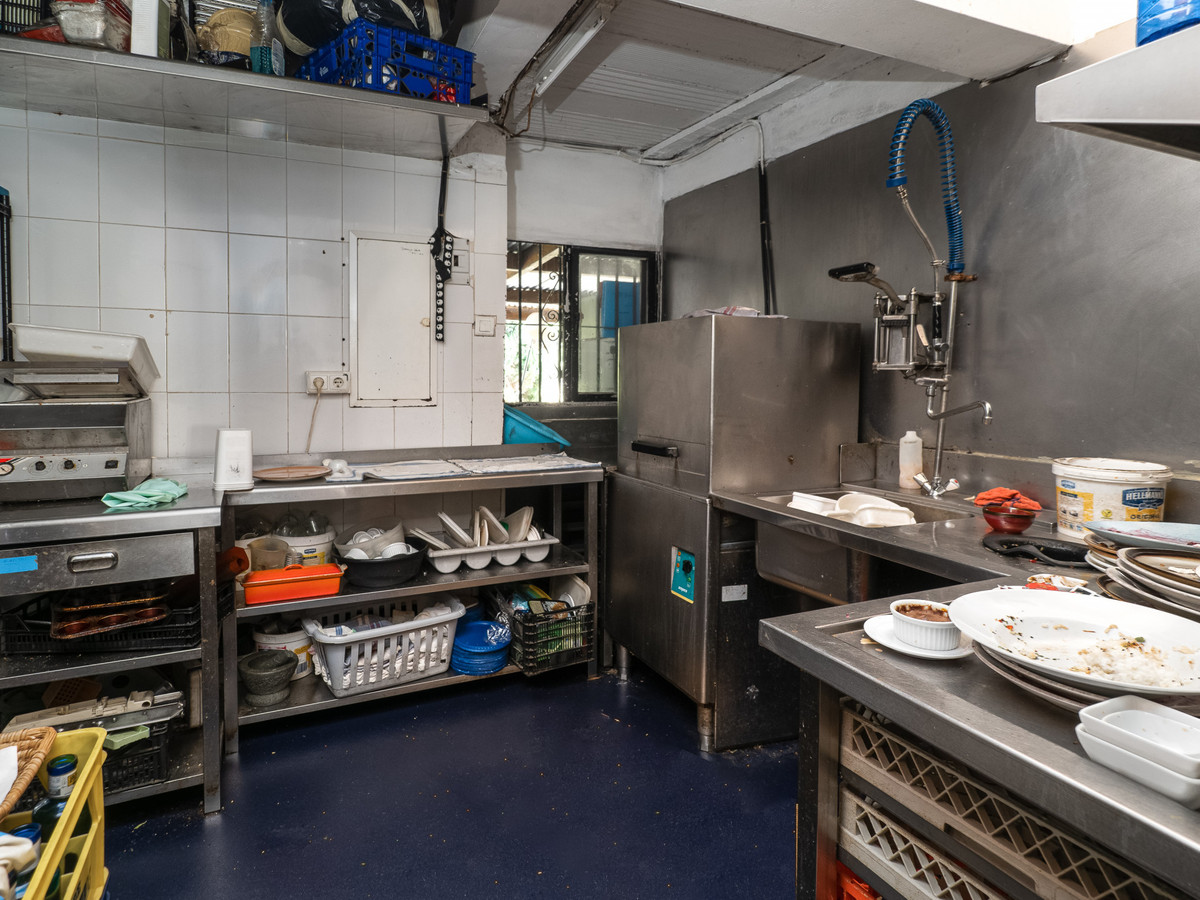 3 Bed Commercial unit for sale in Casares Costa Del Sol, Málaga, Spain