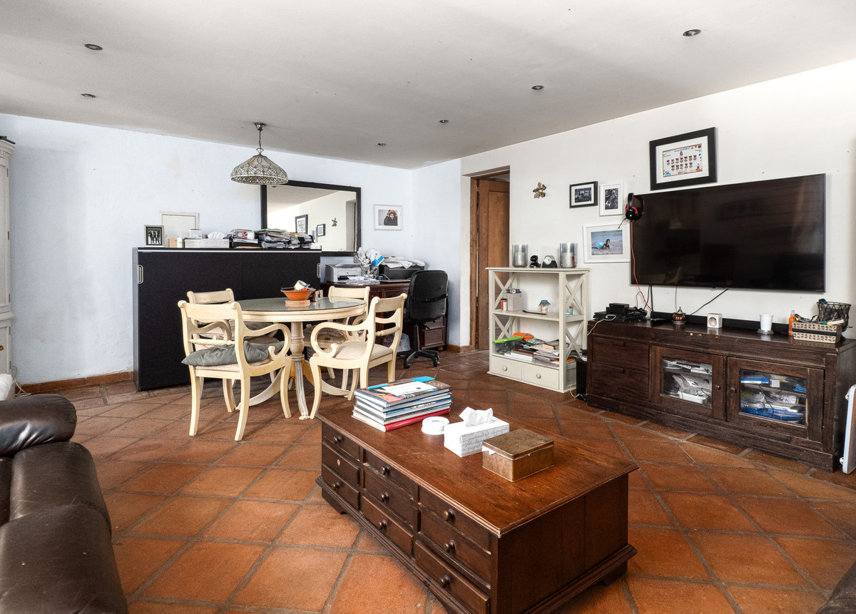3 Bed Commercial unit for sale in Casares Costa Del Sol, Málaga, Spain