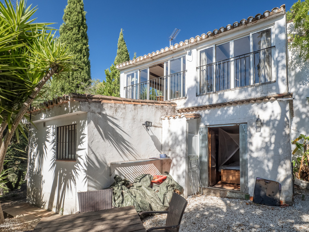 3 Bed Commercial unit for sale in Casares Costa Del Sol, Málaga, Spain