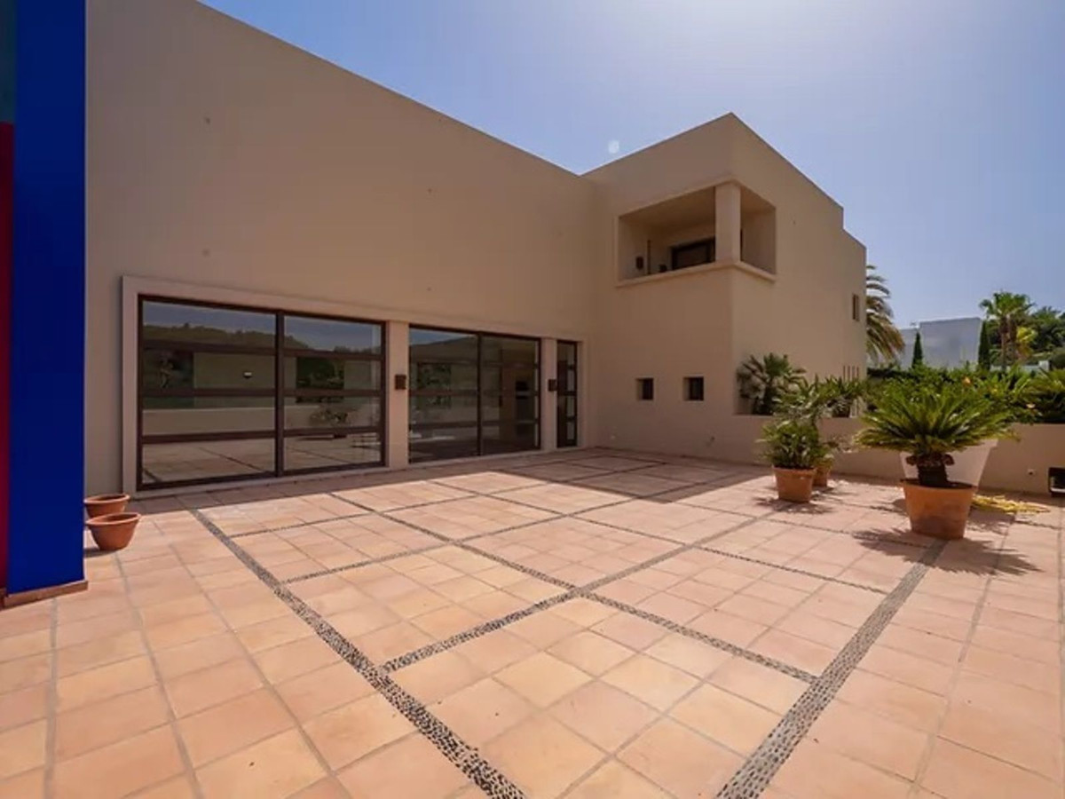 Se vende Villa - Chalet de 5 dormitorios en Costa Del Sol, Cadiz, España