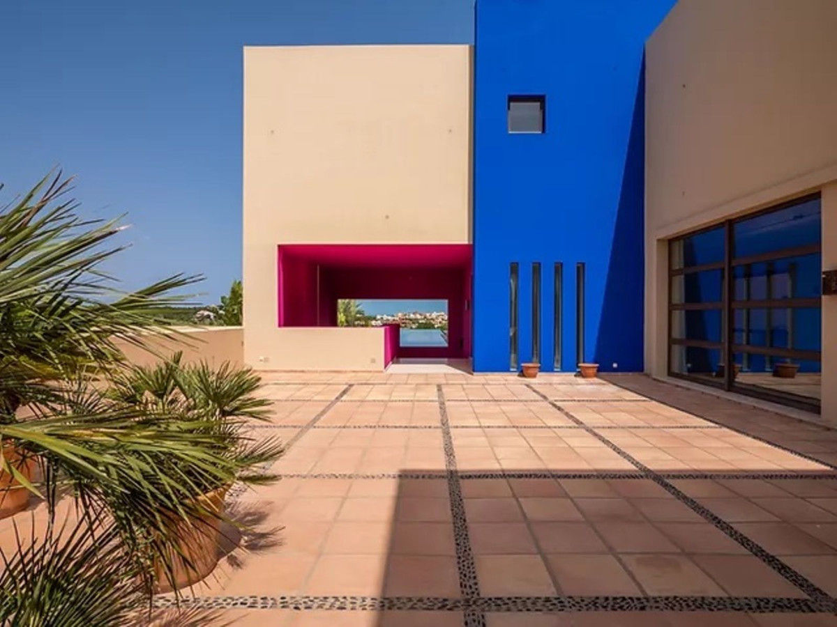 Se vende Villa - Chalet de 5 dormitorios en Costa Del Sol, Cadiz, España