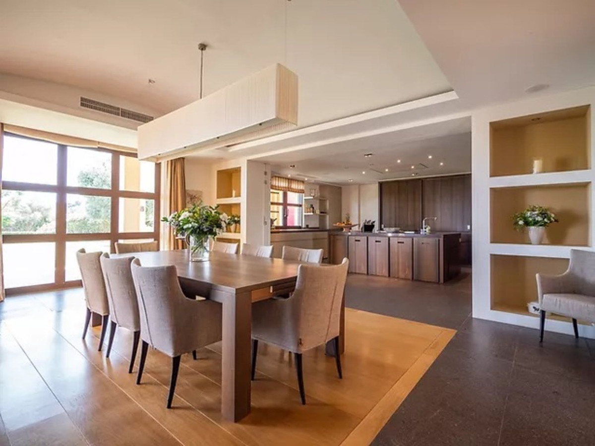 Se vende Villa - Chalet de 5 dormitorios en Costa Del Sol, Cadiz, España