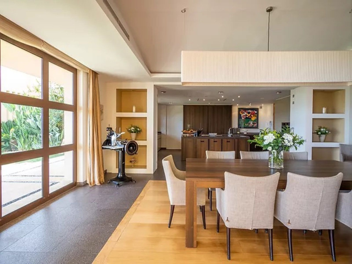 Se vende Villa - Chalet de 5 dormitorios en Costa Del Sol, Cadiz, España