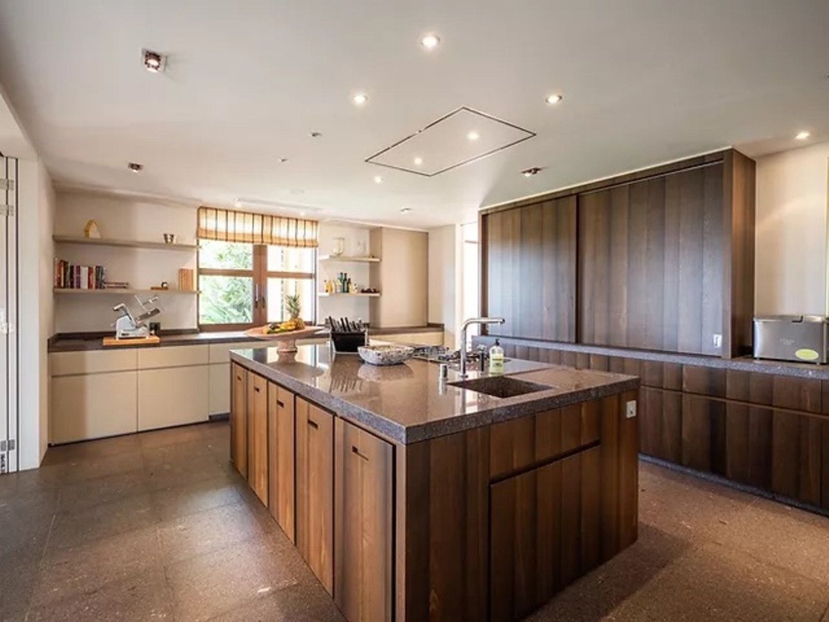 Se vende Villa - Chalet de 5 dormitorios en Costa Del Sol, Cadiz, España
