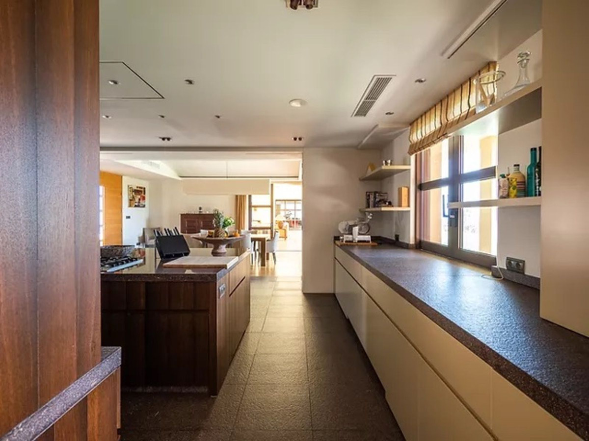 Se vende Villa - Chalet de 5 dormitorios en Costa Del Sol, Cadiz, España