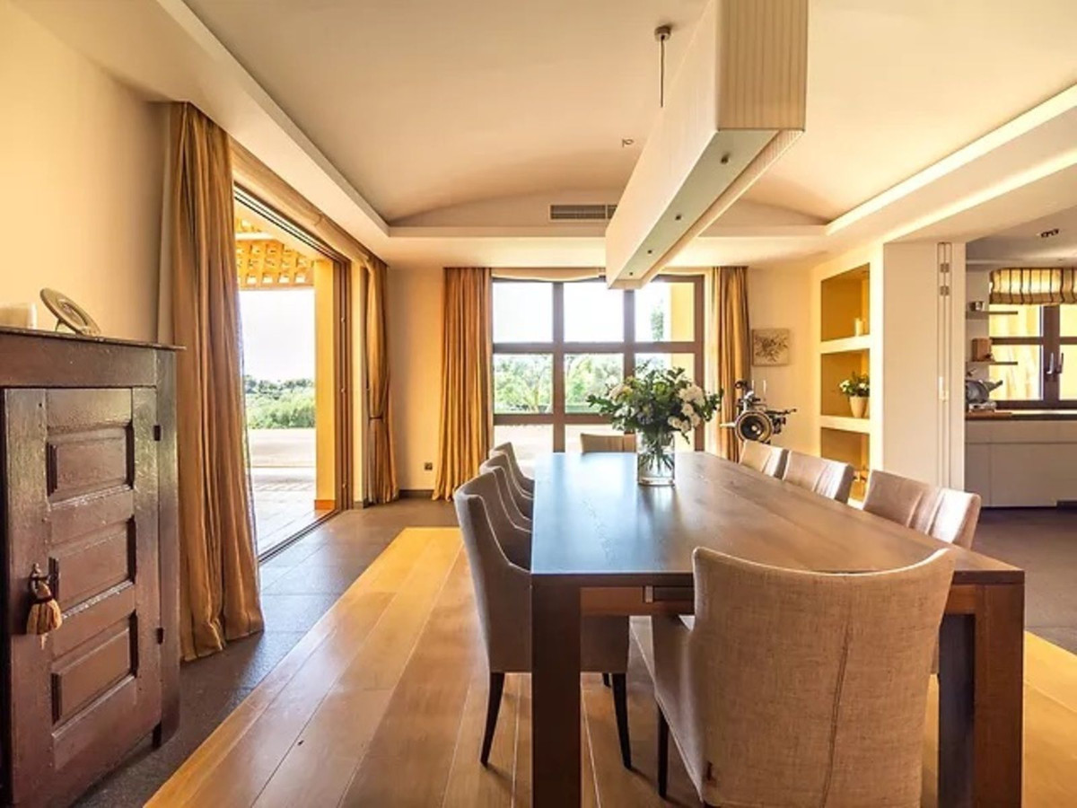 Se vende Villa - Chalet de 5 dormitorios en Costa Del Sol, Cadiz, España