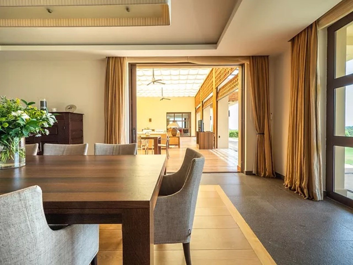 Se vende Villa - Chalet de 5 dormitorios en Costa Del Sol, Cadiz, España