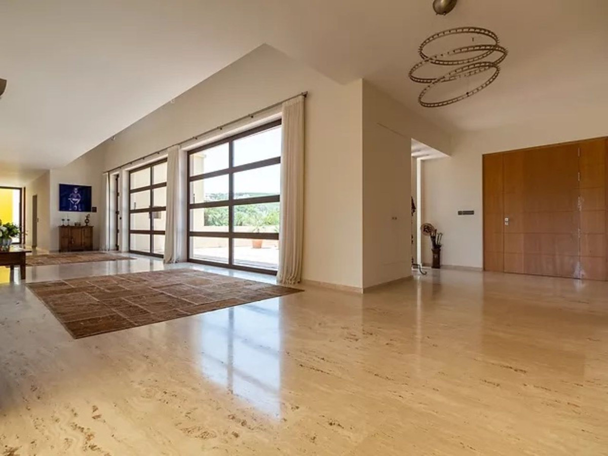 Se vende Villa - Chalet de 5 dormitorios en Costa Del Sol, Cadiz, España