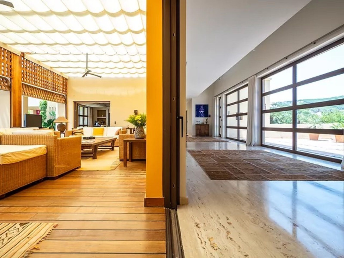 Se vende Villa - Chalet de 5 dormitorios en Costa Del Sol, Cadiz, España