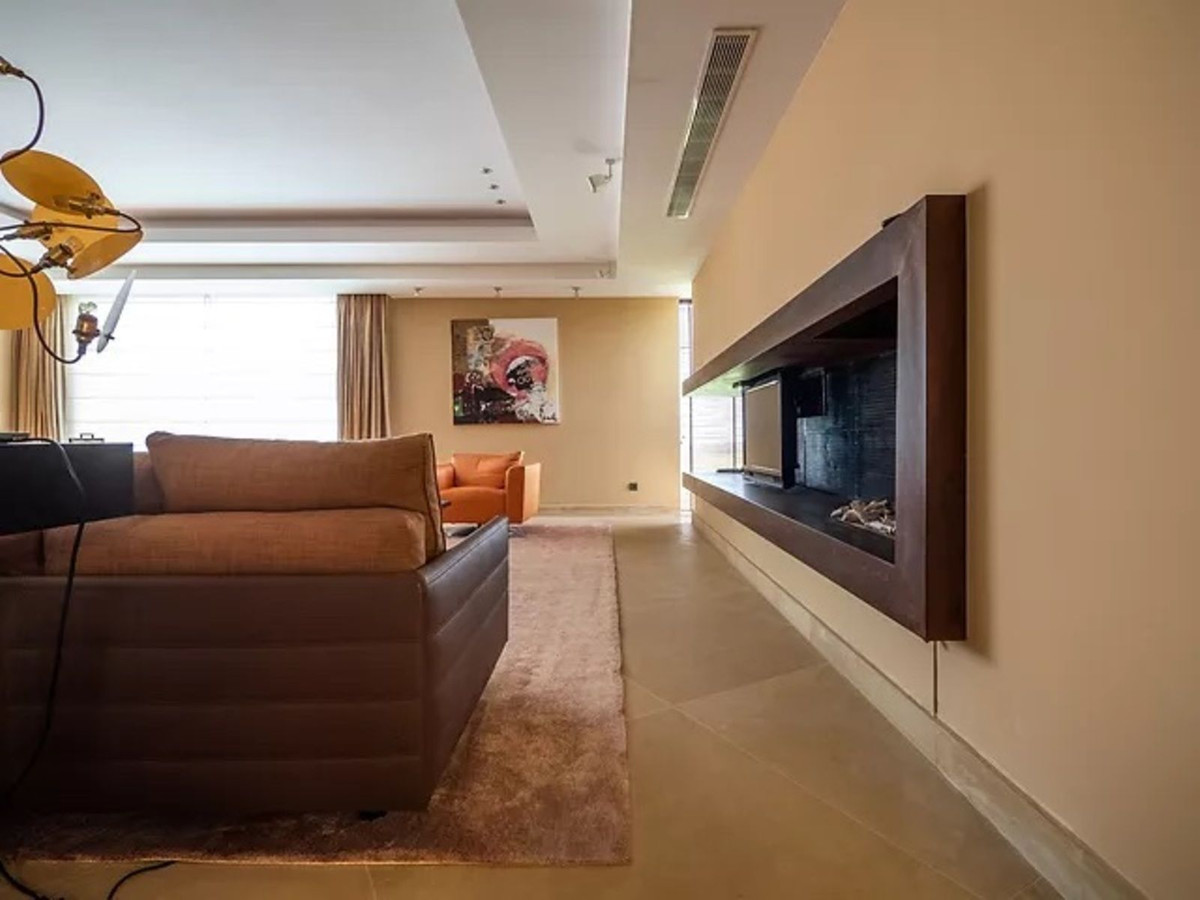 Se vende Villa - Chalet de 5 dormitorios en Costa Del Sol, Cadiz, España