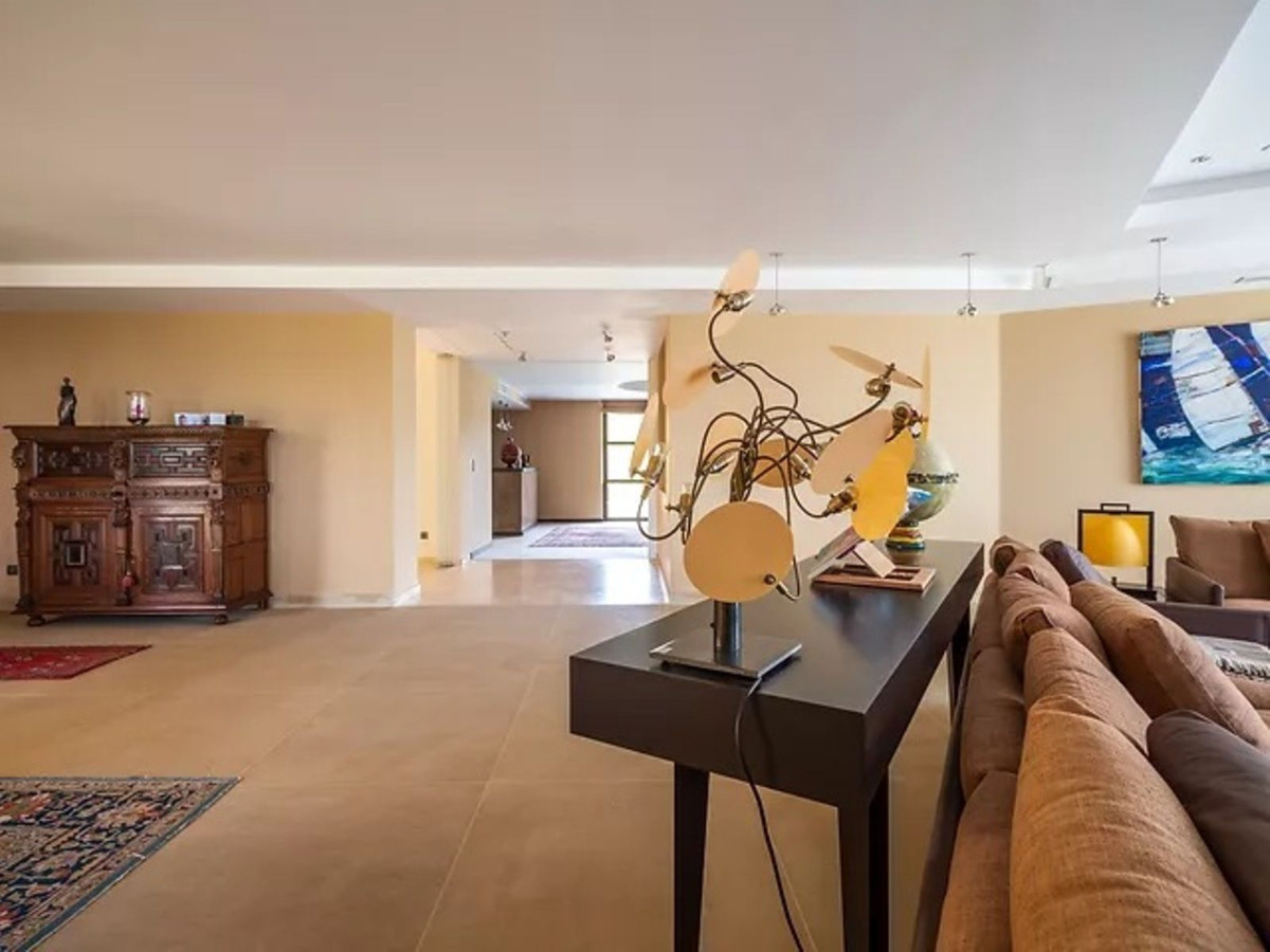 Se vende Villa - Chalet de 5 dormitorios en Costa Del Sol, Cadiz, España